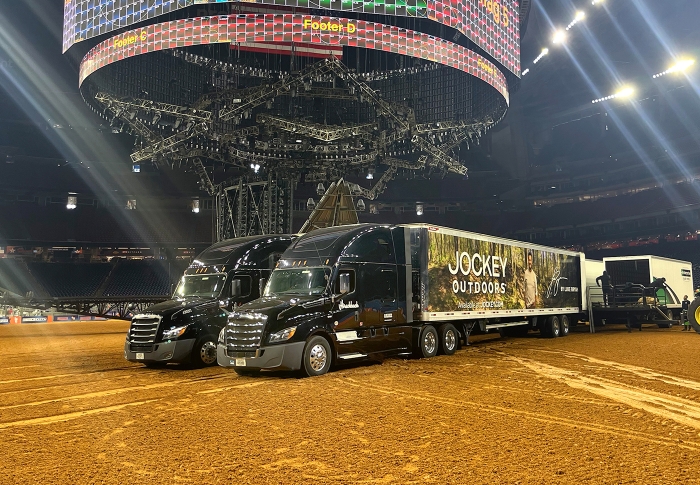 https://hirschbach.com/images/services/hirschbach-trucks-at-rodeo-arena-entertainment-venue-freight.jpg